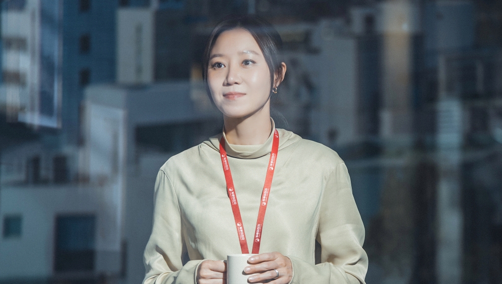 Kong Hyo Jin Is A Legendary Assassin Struggling To Balance Work And Married Life In “A Bona Fide Killer”