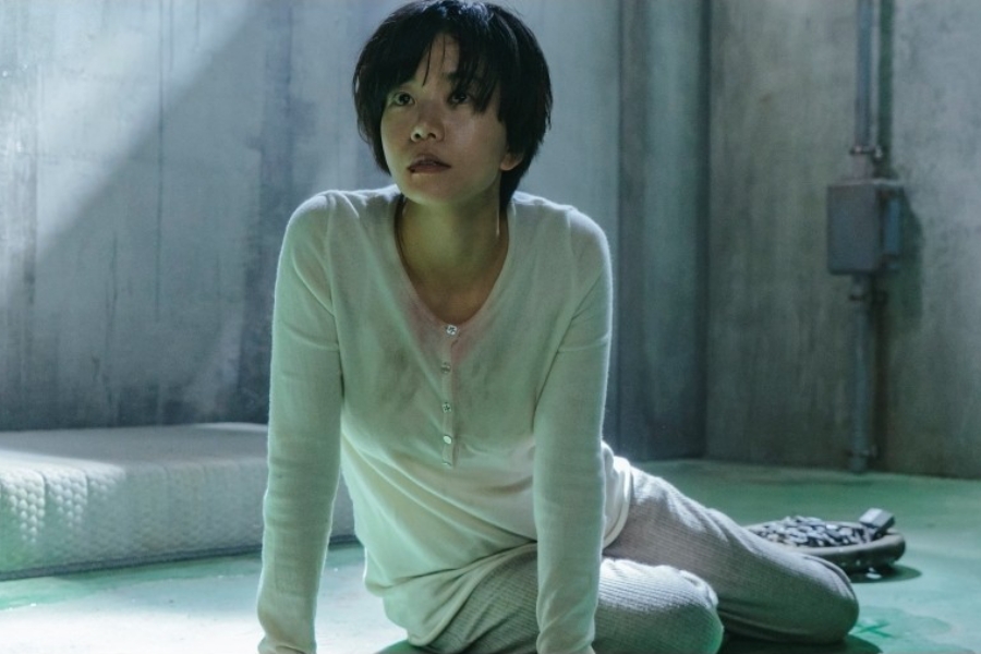 Lee Seol Is Gripped By Terror After Being Abducted In “The Husband”
