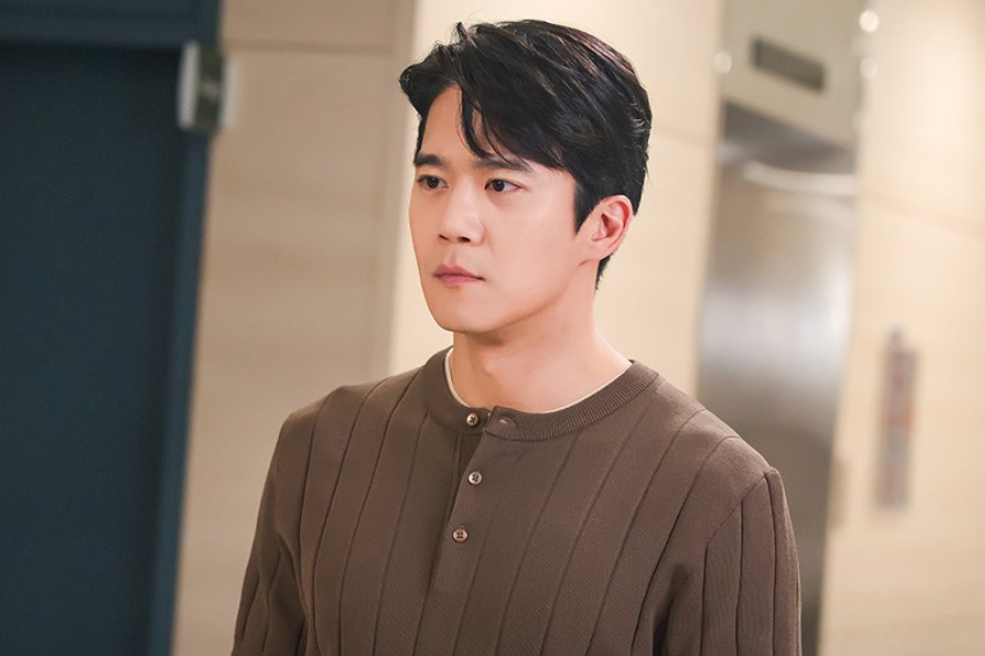 Ha Seok Jin Dishes On Working With Hani, The Appeal Of “Love On The Menu,” And More