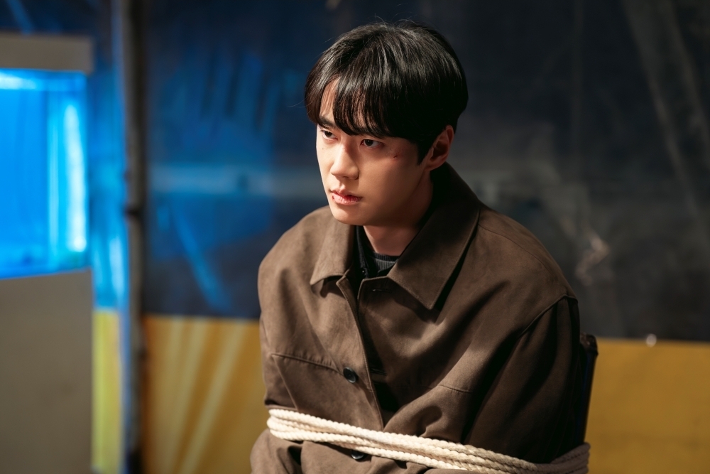 Lee Jun Young Falls Into A Trap In “Reborn Rookie”