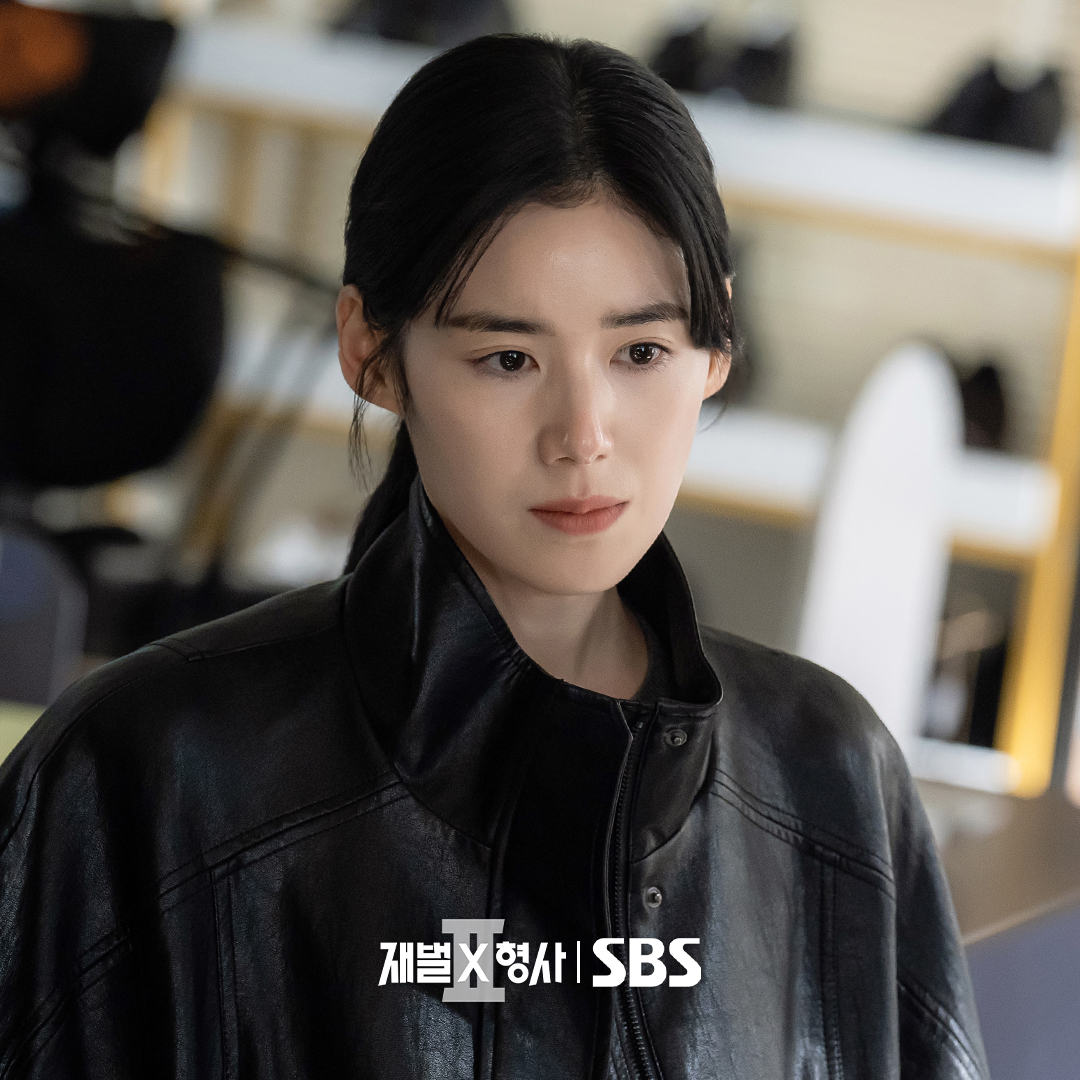 Jung Eun Chae Is Ahn Bo Hyun’s Former Police Academy Instructor Turned Detective Partner In “Flex X Cop 2”