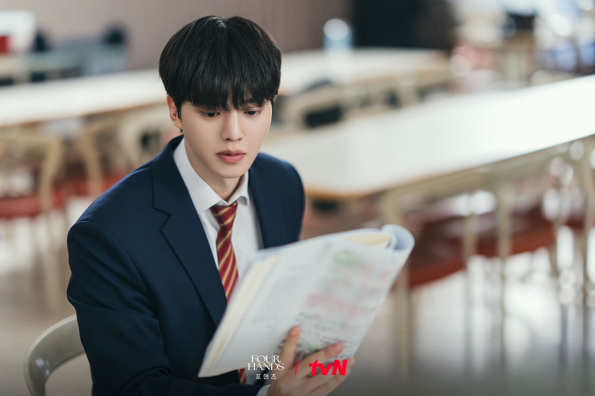 Song Kang Transforms Into A Perfectionist Pianist In New Drama “Four Hands, Two Sonatas”