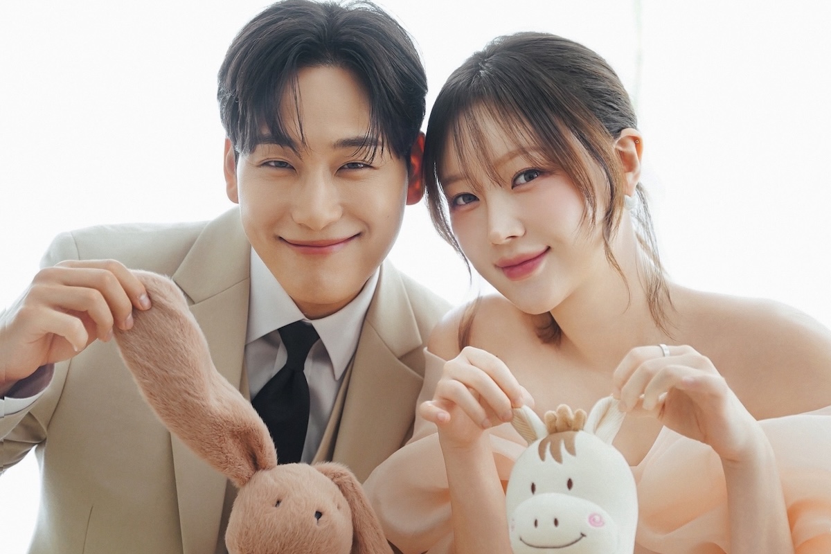 Keumjo Shares Beautiful Baby Bump Photos