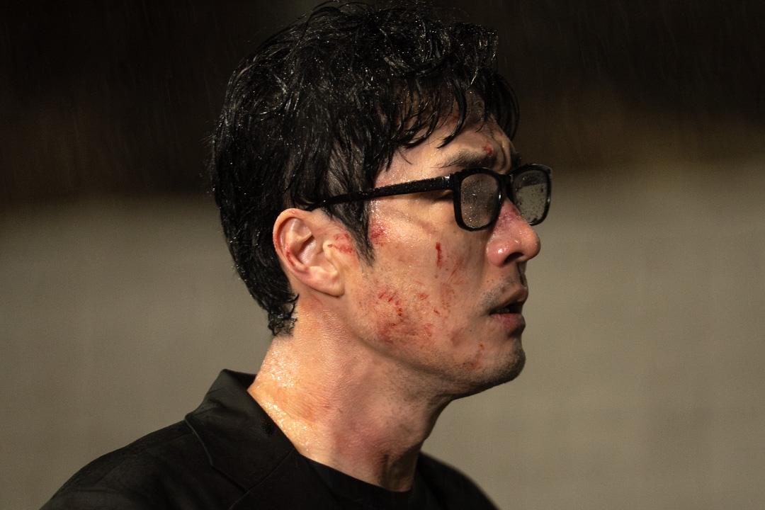 So Ji Sub Falls To His Knees In Despair On “Agent Kim Reactivated”