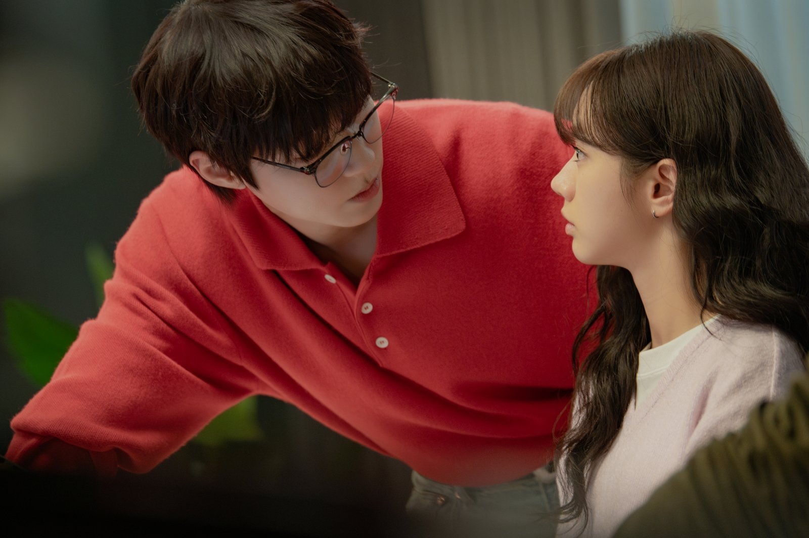 Hwang In Youp And Hyeri Get Distractingly Close While Working Together In “Dream To You”插图1