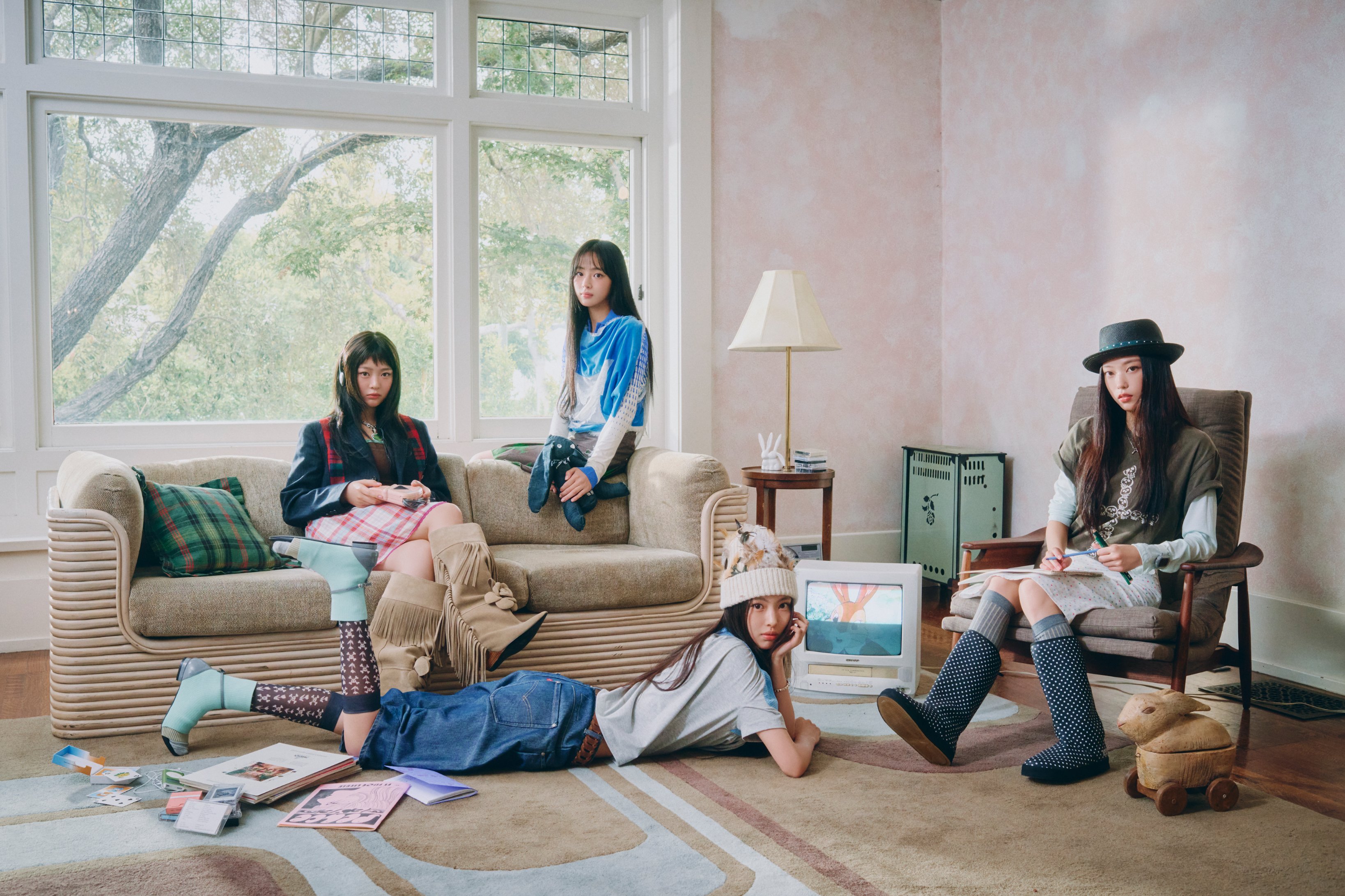 Watch: NewJeans Announces Return As 4-Member Group With “2026 Summer Of NewJeans” Films And Photos插图24