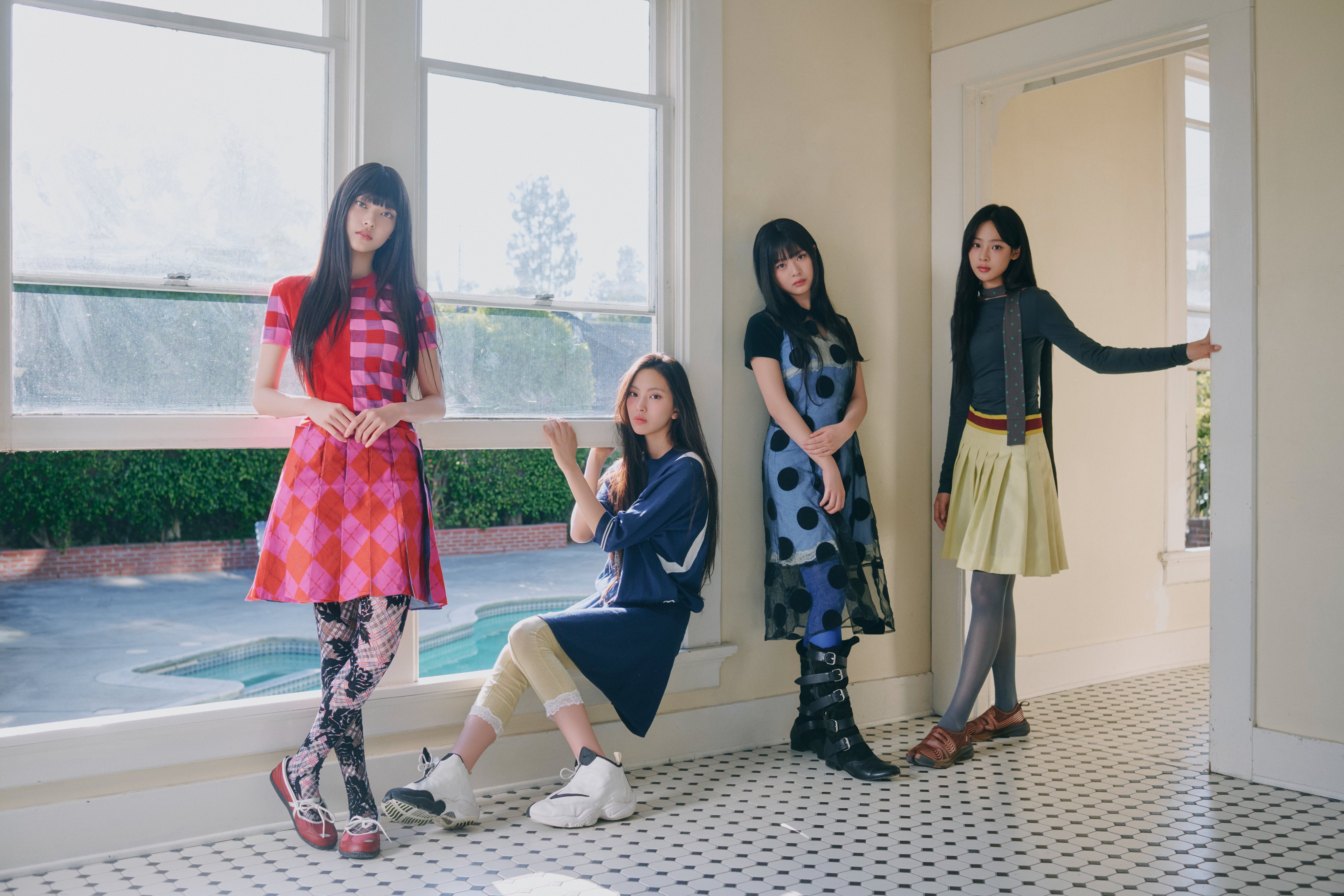 Watch: NewJeans Announces Return As 4-Member Group With “2026 Summer Of NewJeans” Films And Photos插图26