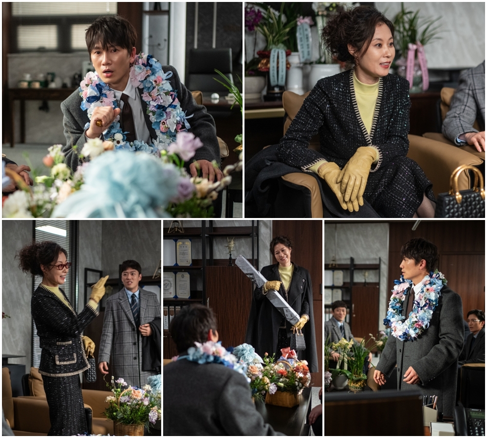 Moon So Ri Shows Up At Ji Sung’s Office With A Mysterious Item In “The Apartment Job”插图 Moon So Ri Shows Up At Ji Sung’s Office With A Mysterious Item In “The Apartment Job”插图
