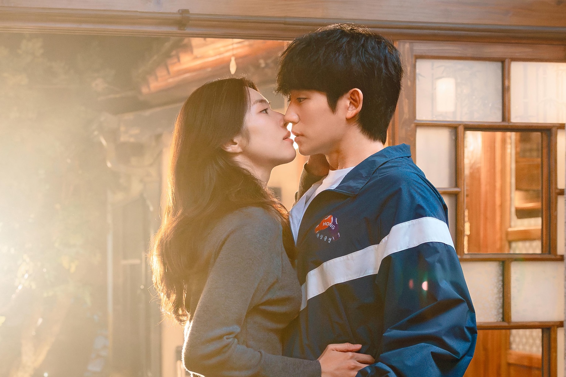 Jung Hae In And Ha Young Dish On Their Chemistry And Share Key Points Of “Our Sticky Love”