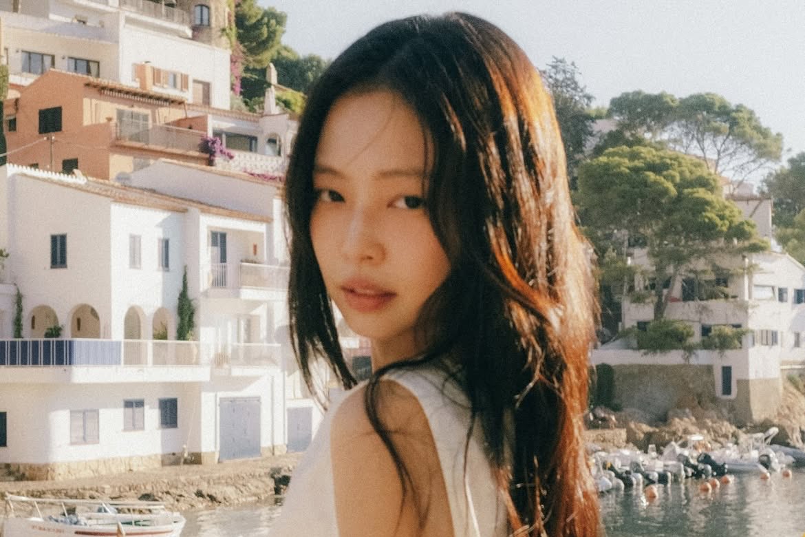 Jennie Hits New Peak Of No. 2 On Billboard Radio Songs Chart With Tame Impala Collab “Dracula”