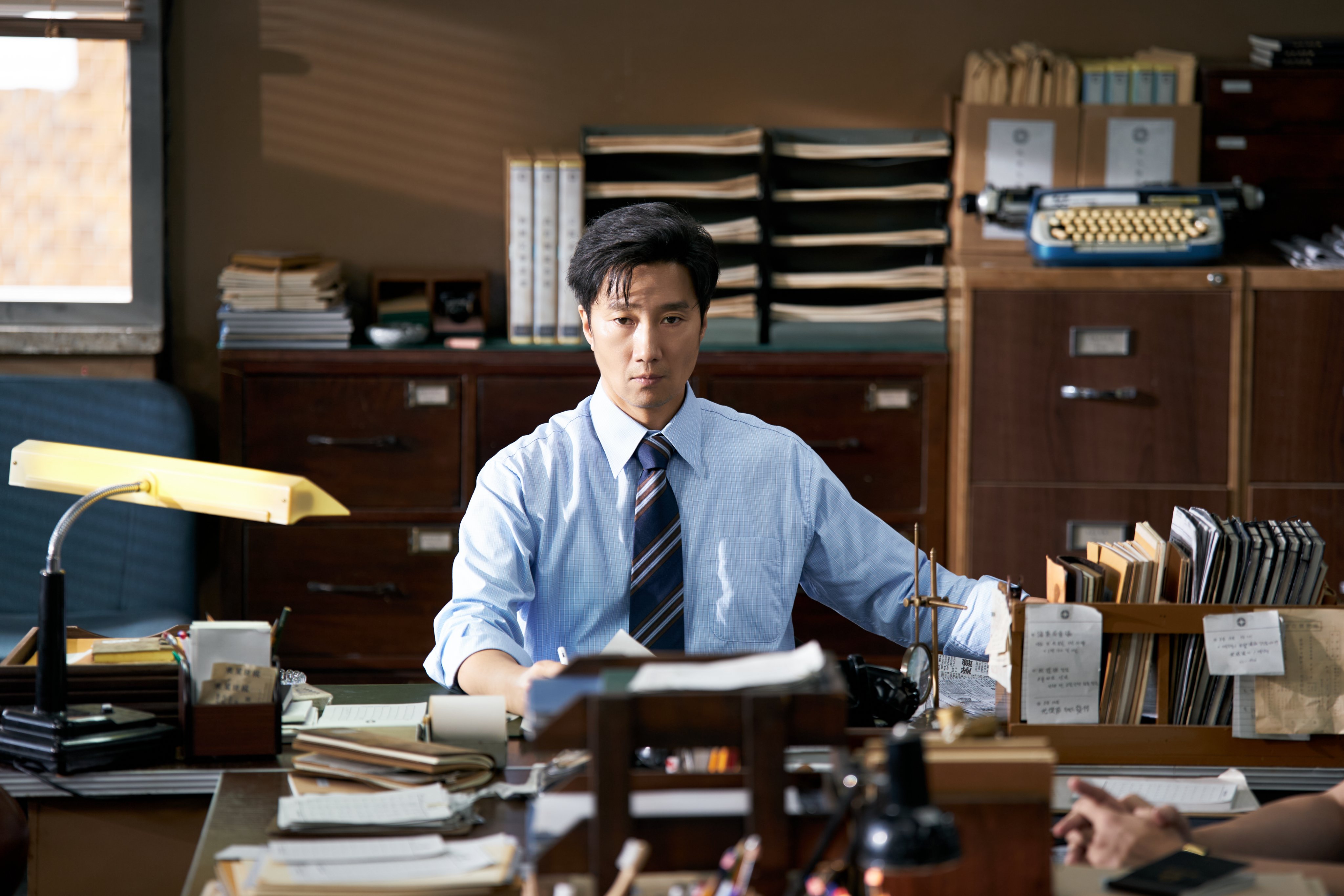 Park Hae Il Embodies The Resolve Of A Newspaper Editor Pursuing The Truth In New Film “Assassins”