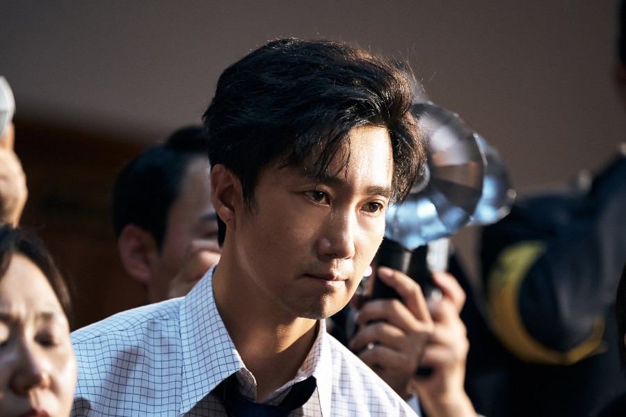 Park Hae Il Embodies The Resolve Of A Newspaper Editor Pursuing The Truth In New Film “Assassins”