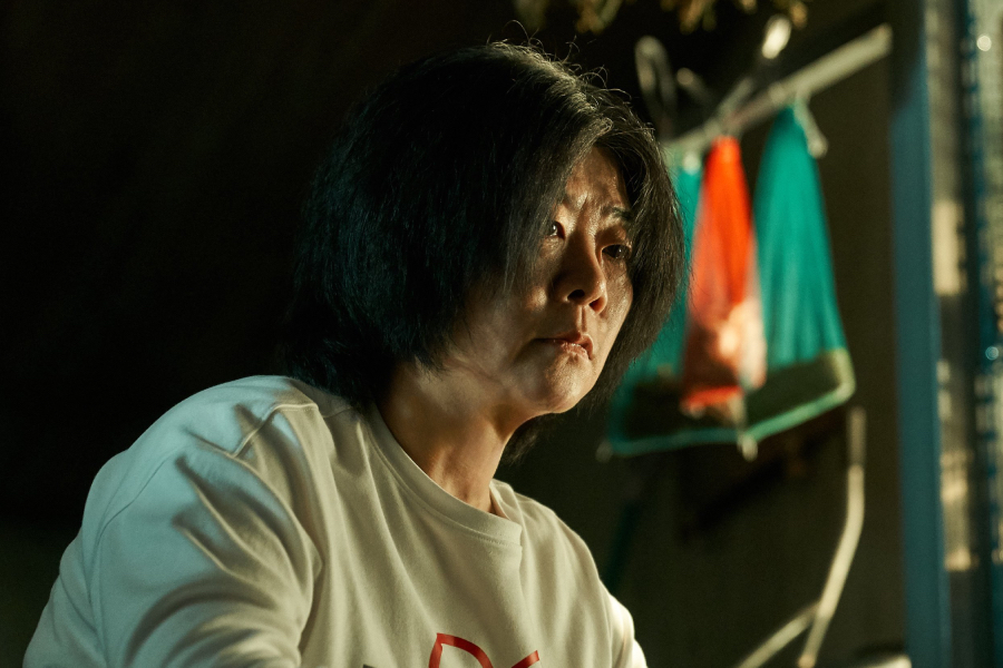 Lee Jung Eun Lives Only For Revenge After Losing Her Daughter In “The Journey To Gyeongju”