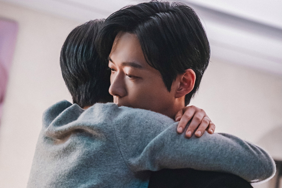 Namkoong Min And Lee Seol Share A Tearful Embrace In “The Husband”