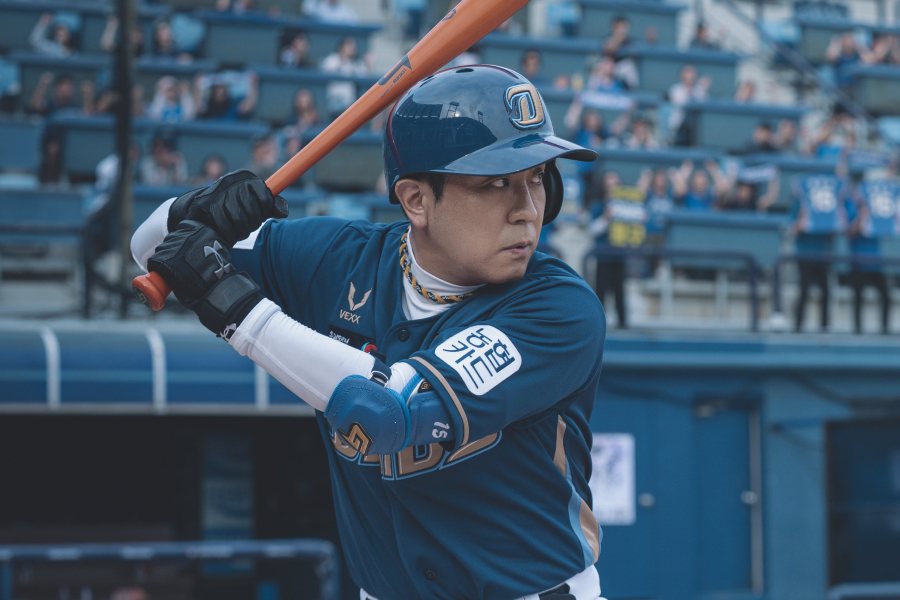 Ryu Seung Ryong Is A Former Baseball Star Who Will Risk Everything For His Daughter In “Portrait Of A Family”