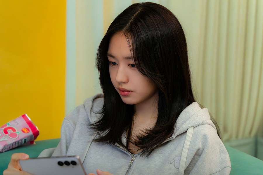 Ahn Eun Jin Struggles To Advance Her Career As A Film Director In New Drama “A Love Other Than Yours”