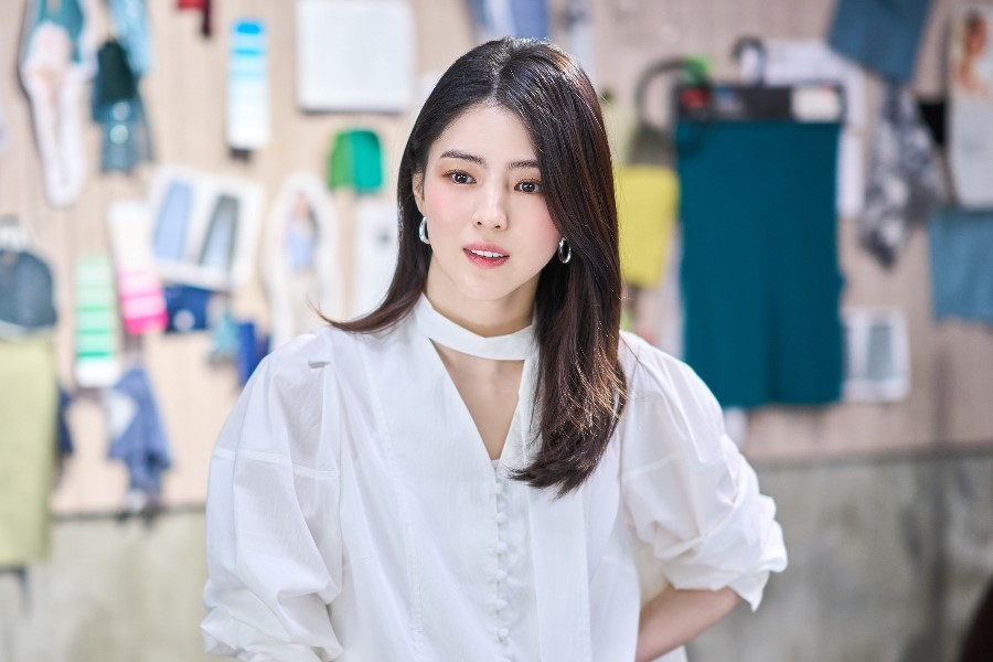 Han So Hee Is A Successful Startup CEO Struggling With Burnout In New Film “The Intern”