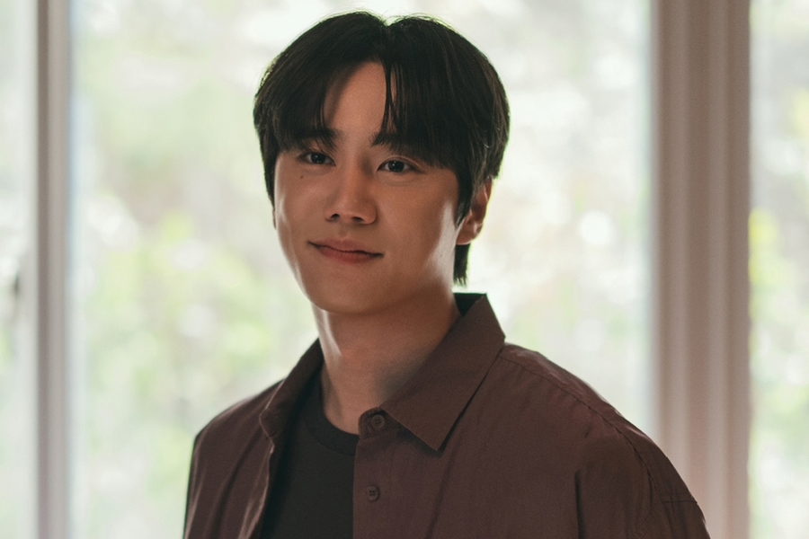 Lee Jun Young Talks About His Pianist Character In “Four Hands, Two Sonatas,” Why He Chose To Star In The Drama, And More