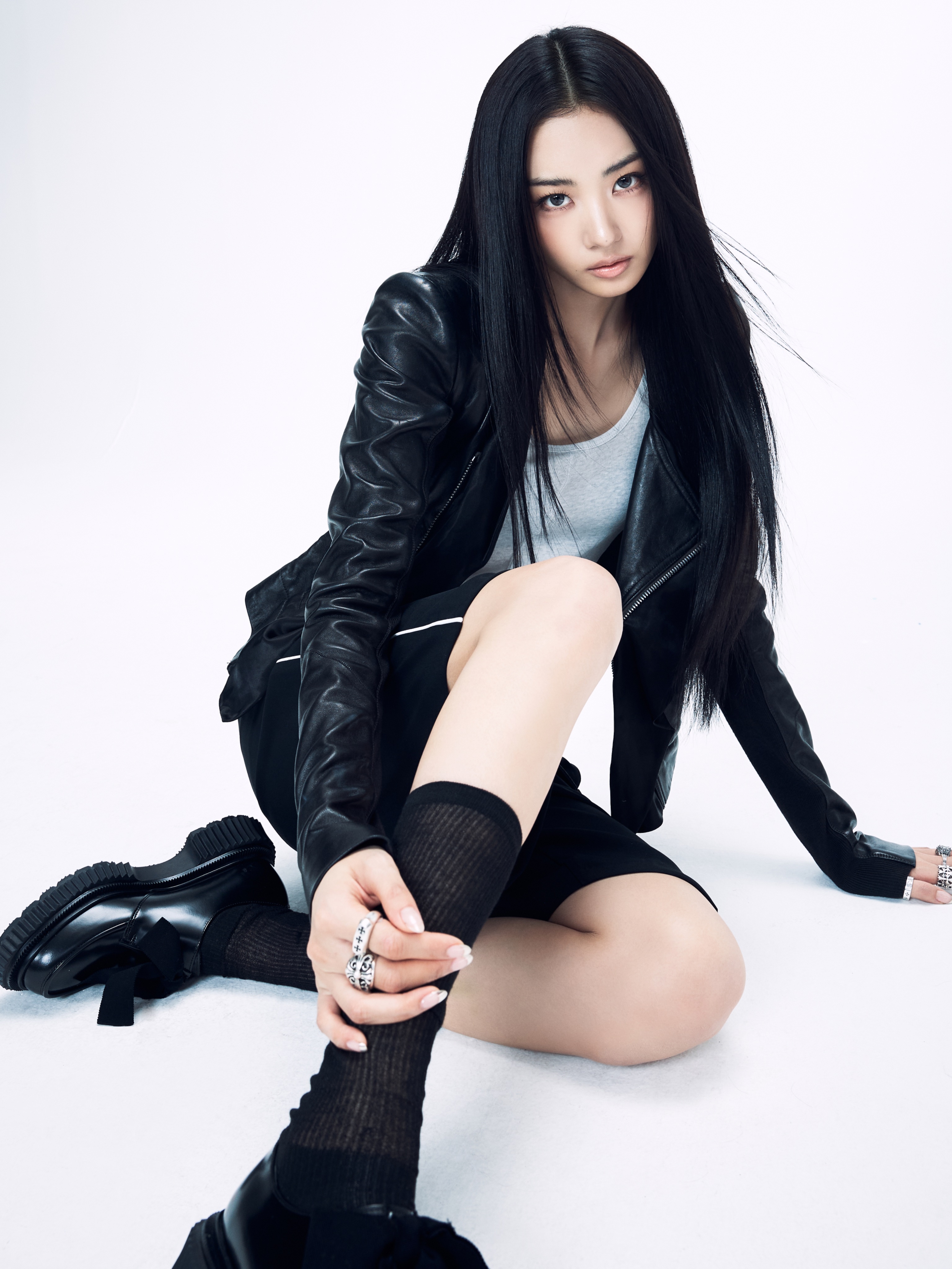 Update: MEOVV Poses In Teasers For Single Album “GO HARD”插图14