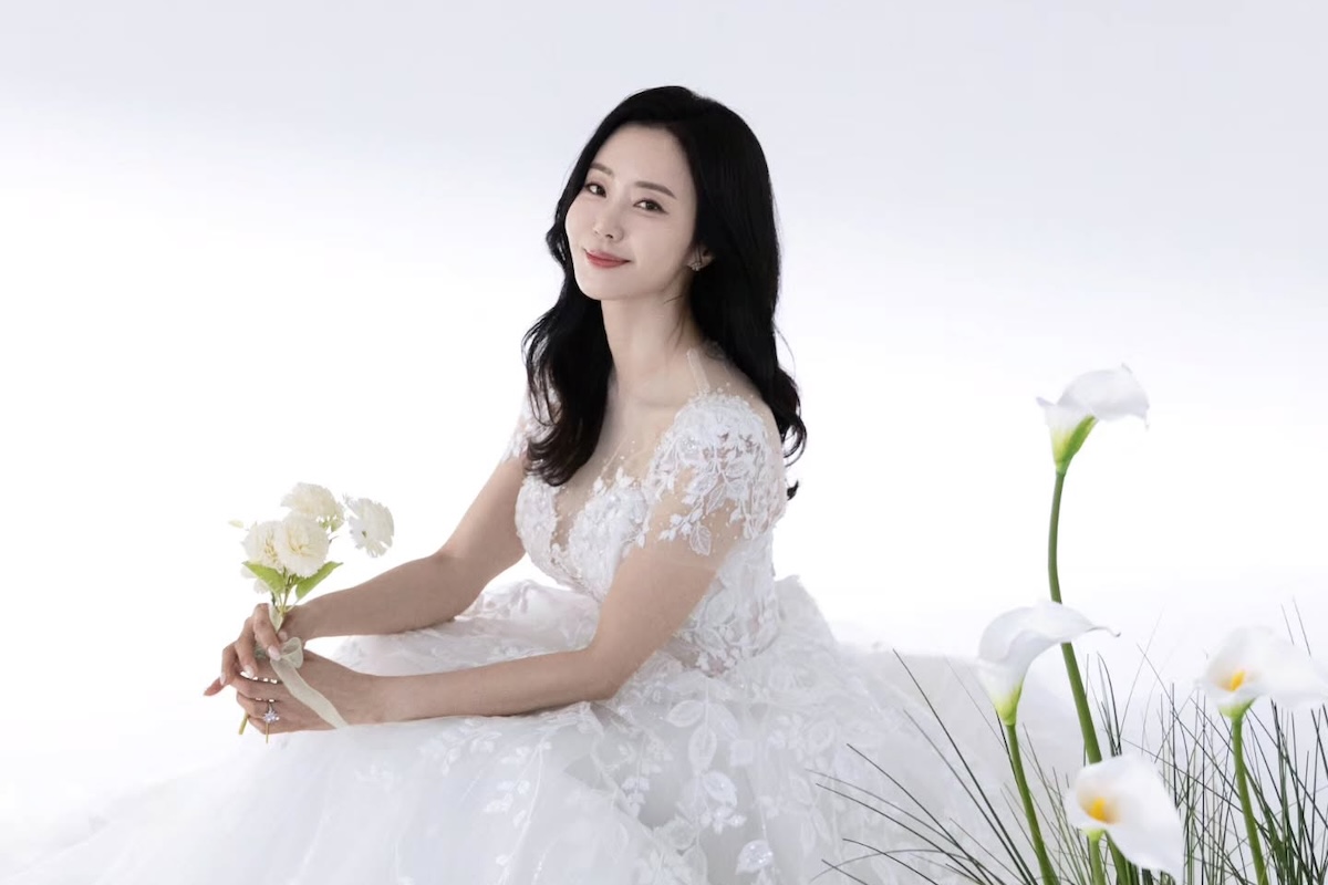 Actress Ban Min Jung Shares Beautiful Wedding Pictorial On Wedding Day