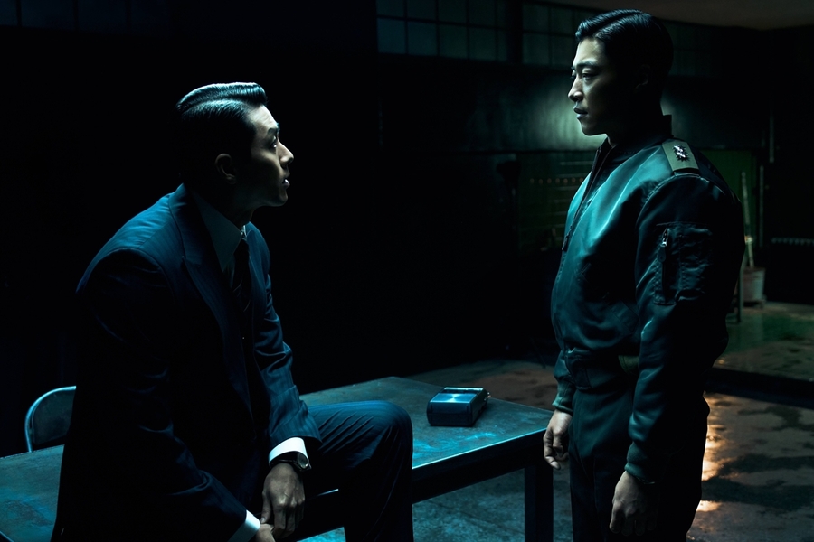 Hyun Bin And Woo Do Hwan Face Off In Interrogation Room In “Made In Korea 2”