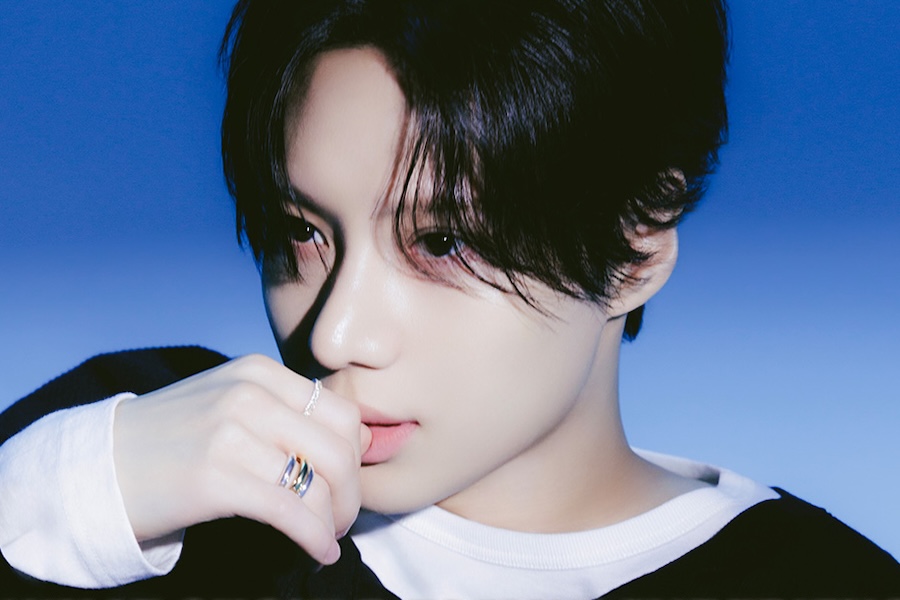 SHINee’s Taemin Reveals New Version Of Official Light Stick