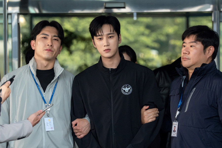 Ahn Bo Hyun Is Taken Into Custody As A Murder Suspect In “Flex x Cop 2”