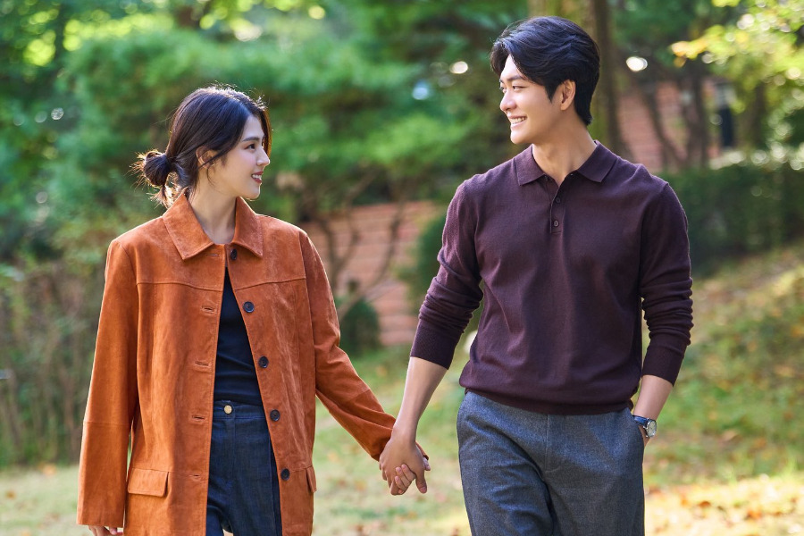 Kang Tae Oh Makes Special Appearance As Han So Hee’s Husband In New Film “The Intern”