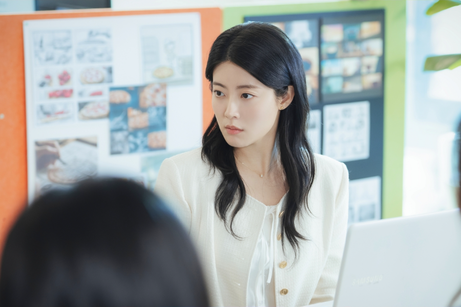 Nam Ji Hyun Finds Her Conservative Values Challenged By Her Marketing Job In New Drama “Make Me Tingle”