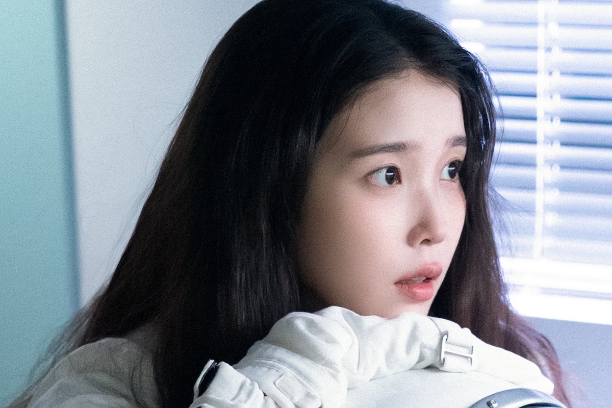 Iu Makes Generous Donations On Her 18th Debut Anniversary