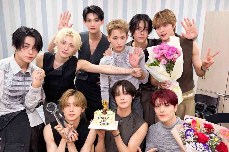 Watch: &TEAM Takes 1st Win For “Mark on Me” On “Music Bank”; Performances By PENTAGON, Soyeon, And More