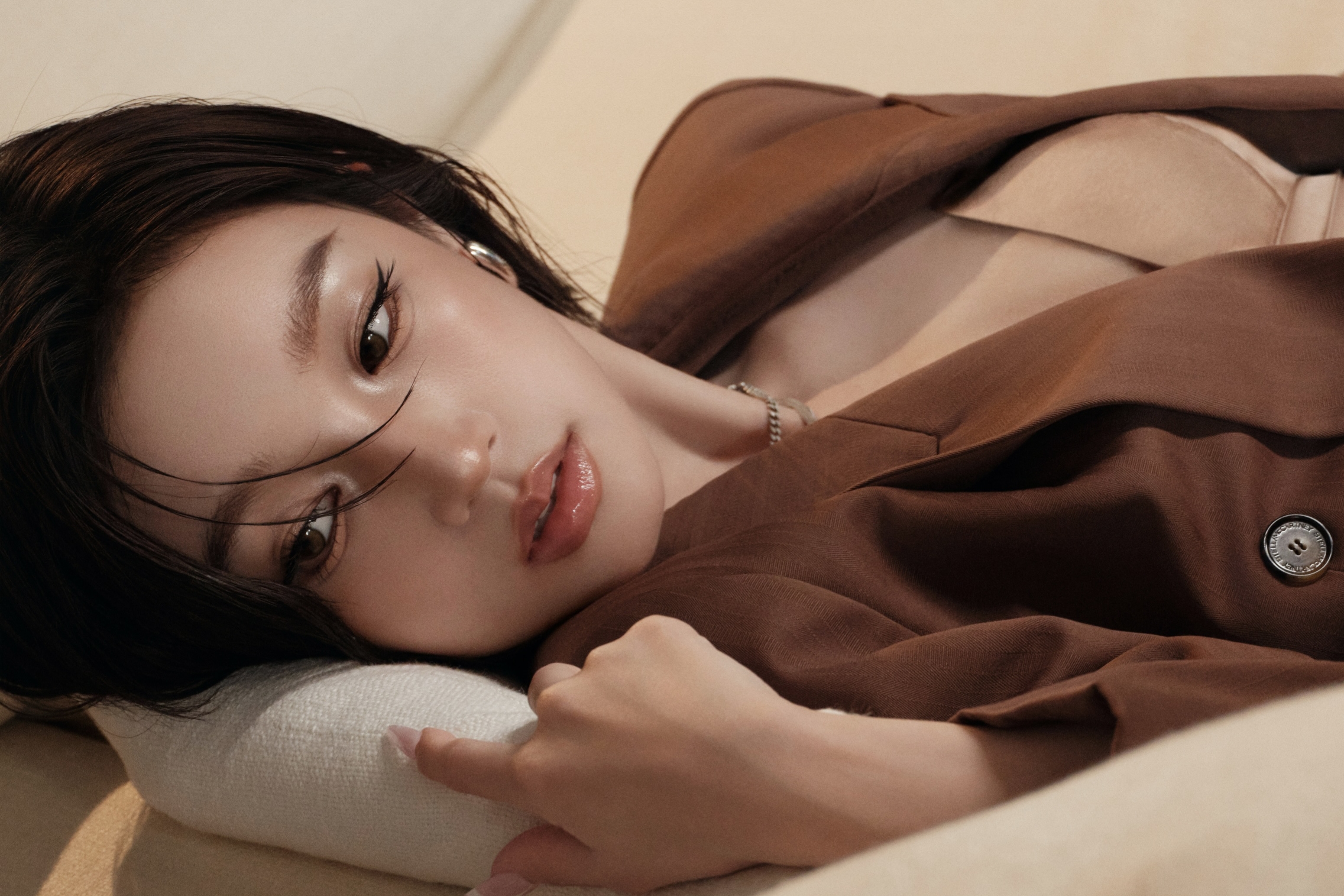 i-dle’s Yuqi Announces Comeback Date With 1st Teasers For “27”