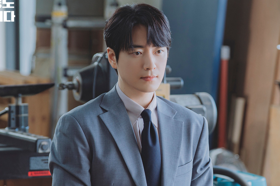 Lee Jun Hyuk Steps Up To Solve An Unexpected Crisis In “The Ordinary Jackpot”