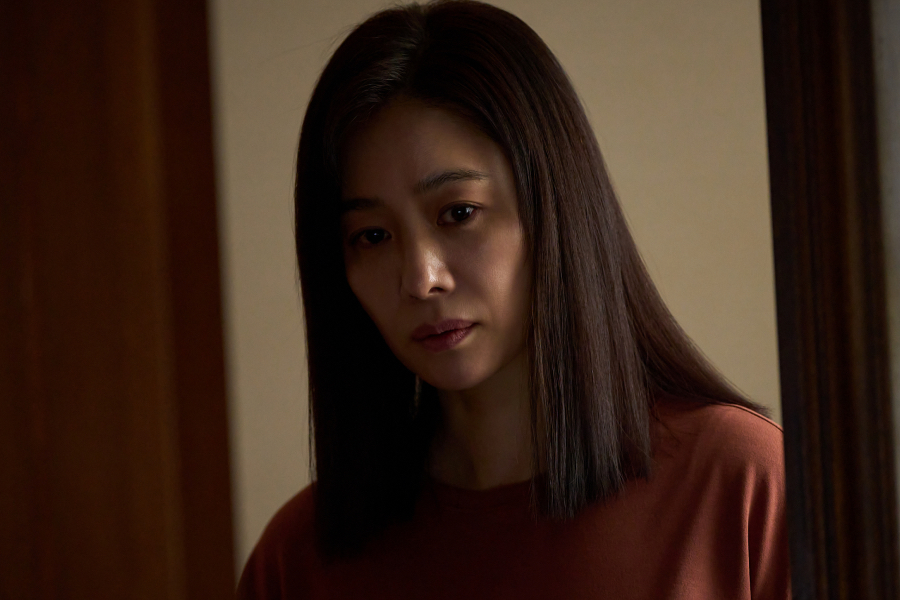 Kim Hyun Joo Is Torn Between Hope And Unease When Her Missing Son Returns After 9 Years In “Paradise Lost”