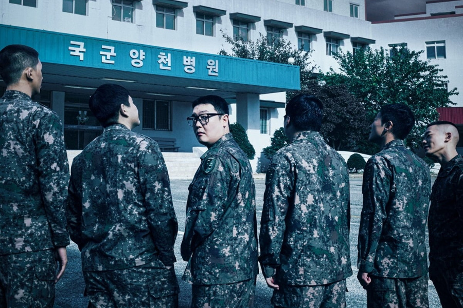 Kim Min Ho And His Fellow Recruits Stand Before An Eerie Military Hospital In “New Recruit” Film Adaptation Poster