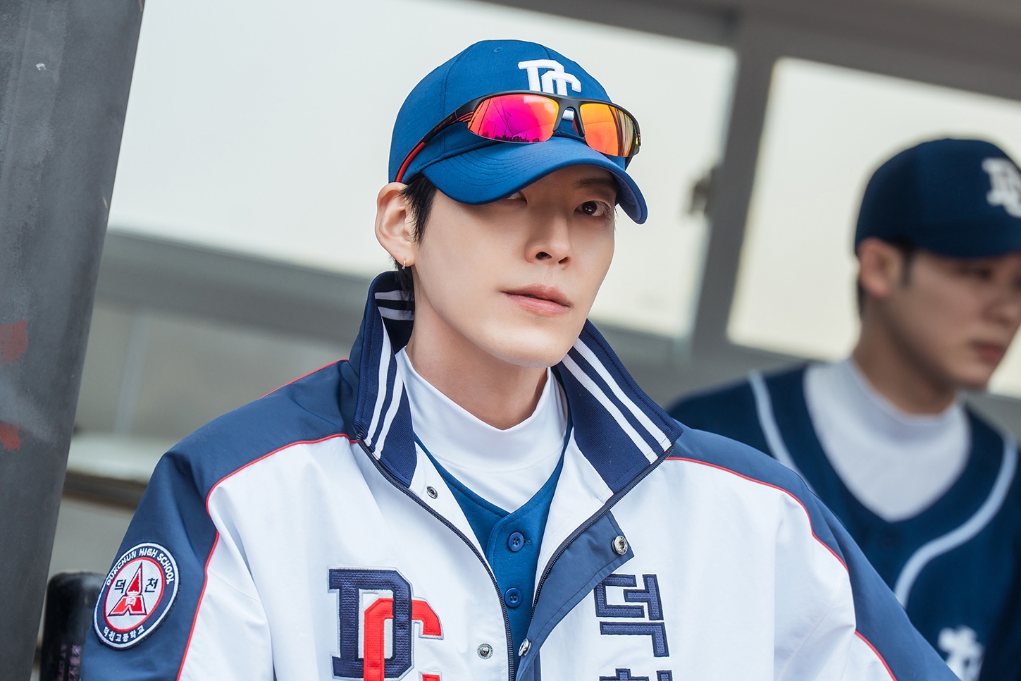Kim Woo Bin Transforms Into An Intense And Passionate Baseball Coach In New Drama “GIFT”