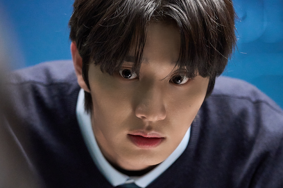 Kim Jae Won Is A Warmhearted Applicant Who Begins To Question Who He Can Trust In “Final Interview”