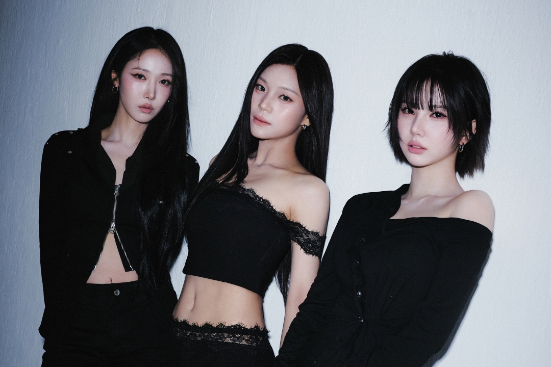 VIVIZ Signs With New Agency; May Have To Change Group Name
