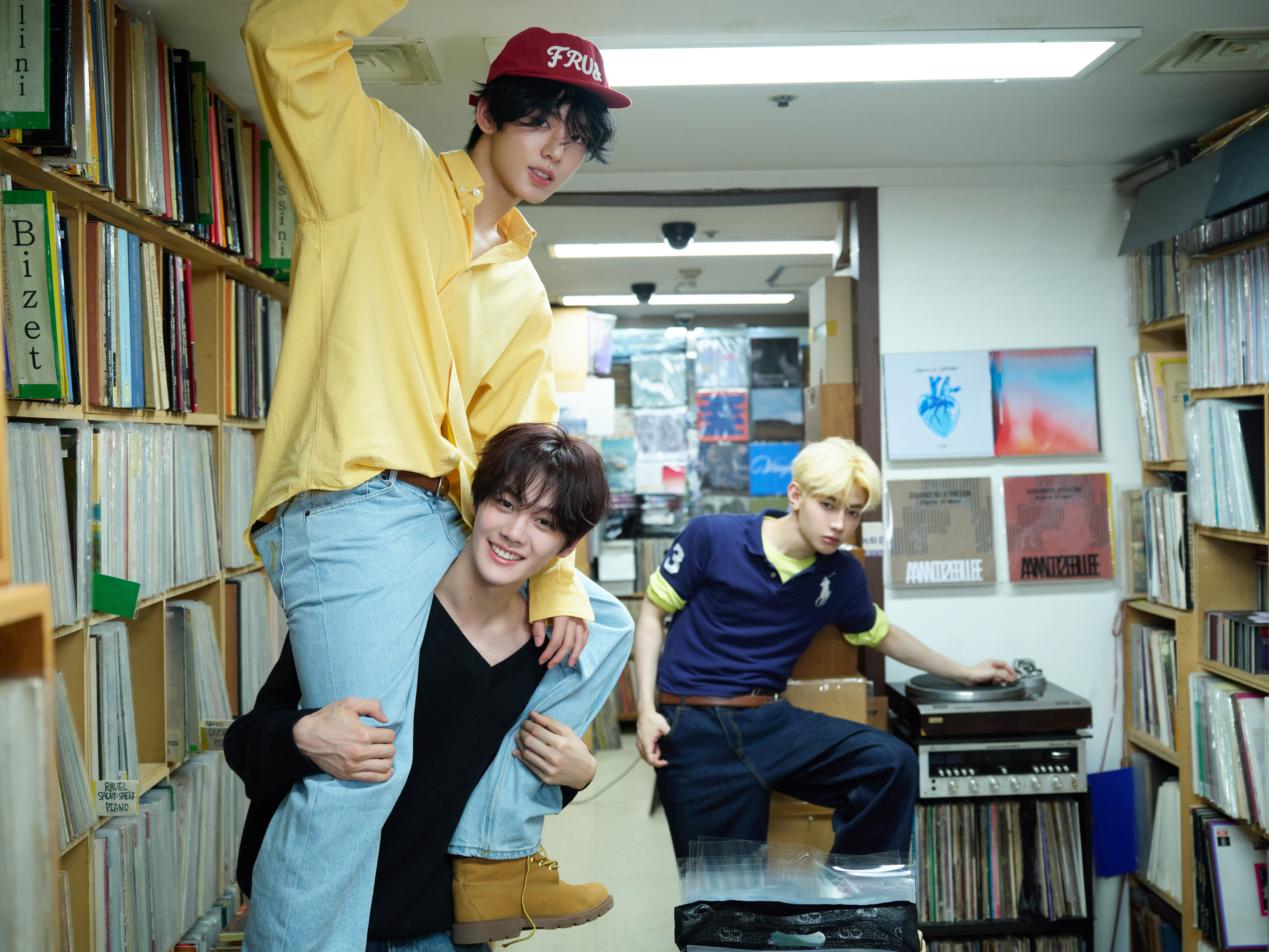 Gallery - Update: AND2BLE Drops New MV Teaser For "French Kissing" | Soompi - image 40