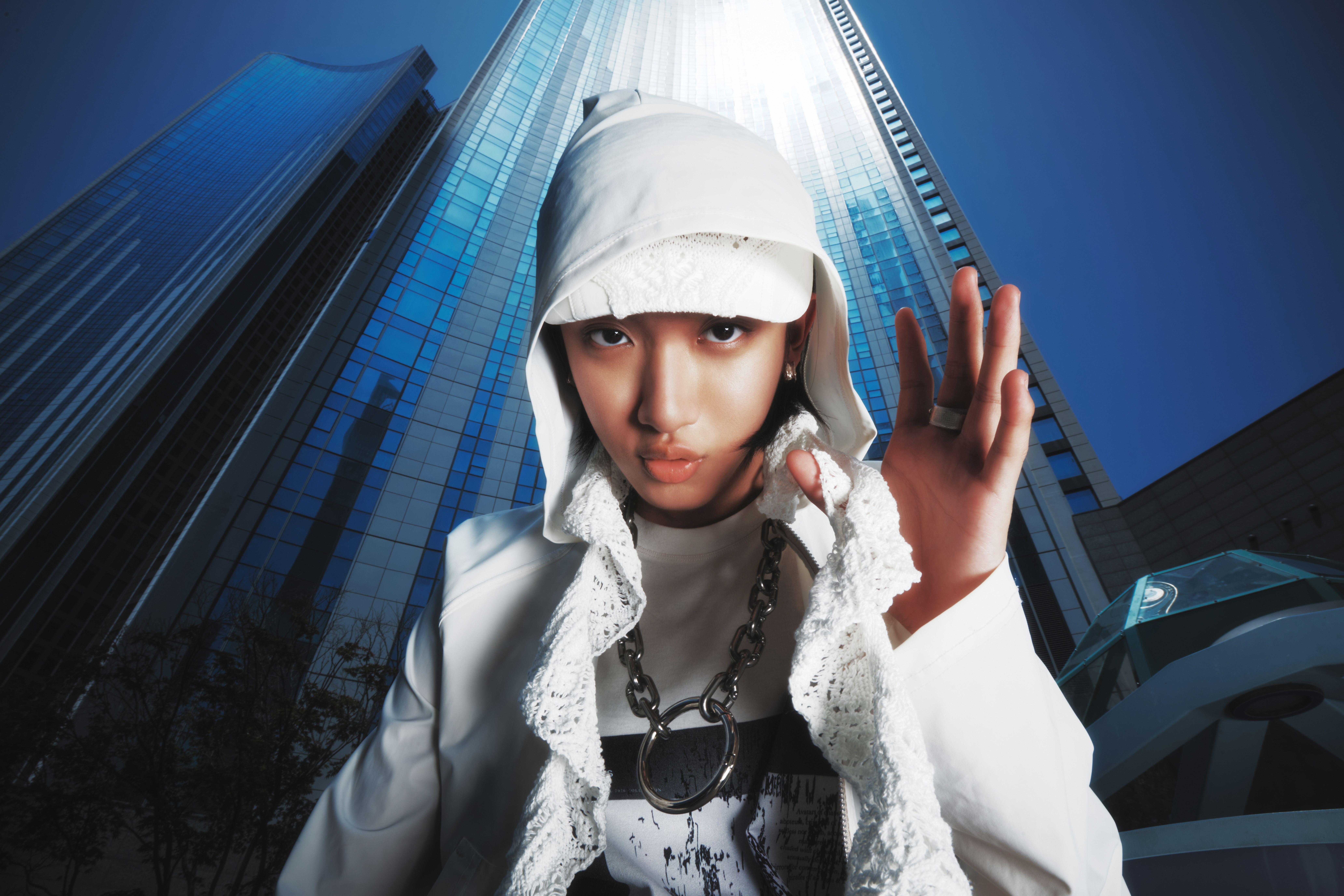 Gallery - Watch: LNGSHOT Paints A “Masterpiece” In New MV For Pre-Release Single | Soompi - image 2