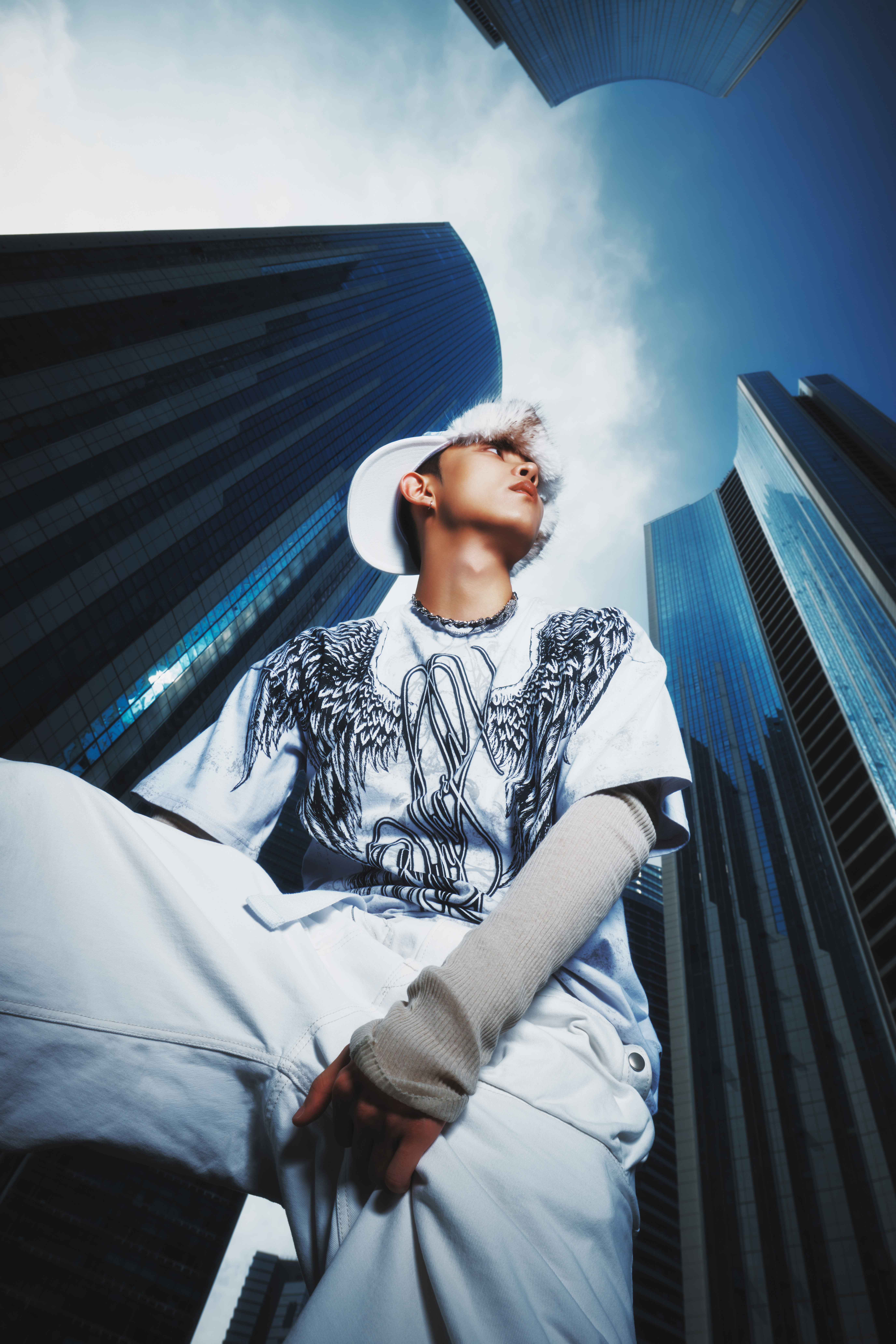 Gallery - Watch: LNGSHOT Paints A “Masterpiece” In New MV For Pre-Release Single | Soompi - image 11