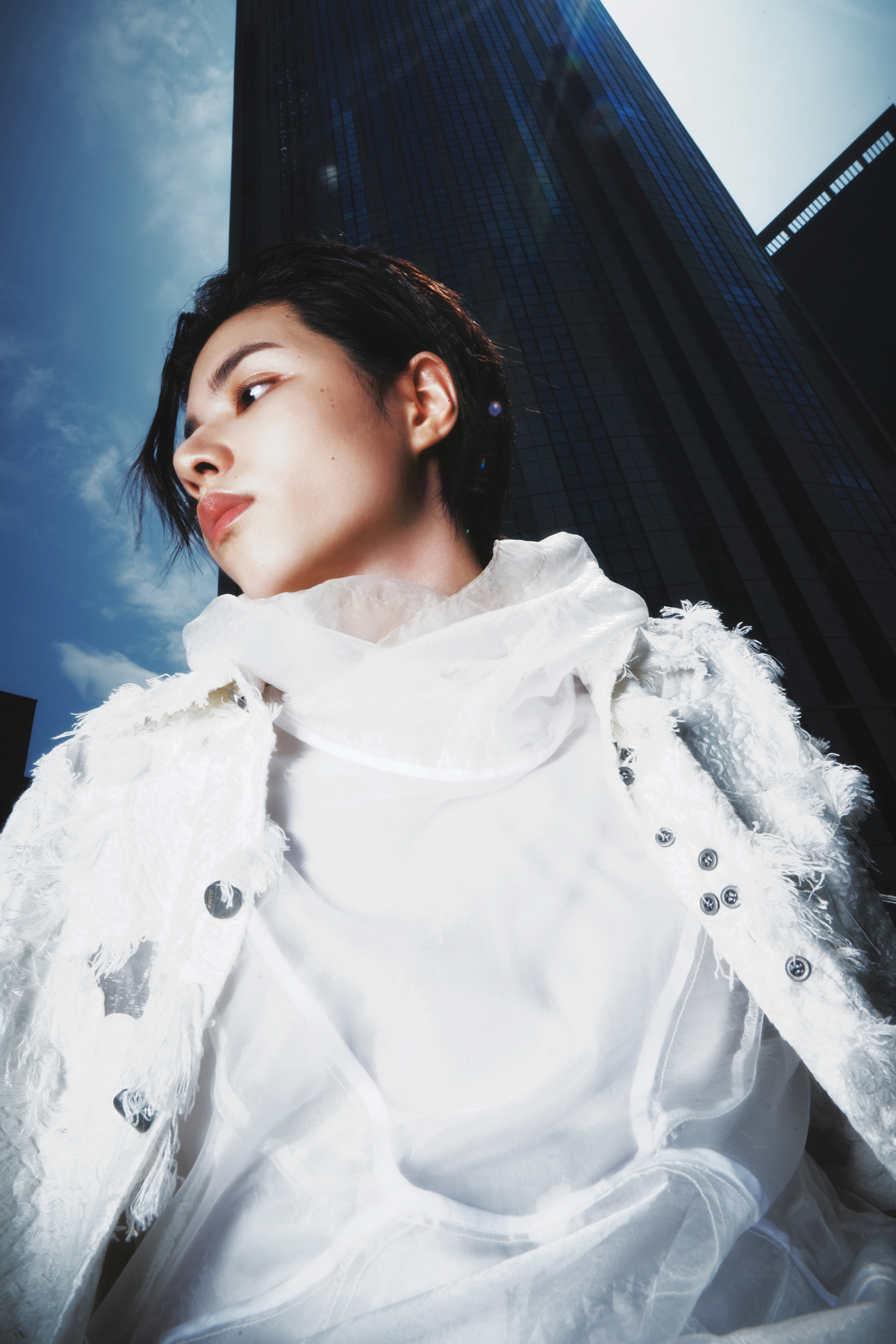 Gallery - Watch: LNGSHOT Paints A “Masterpiece” In New MV For Pre-Release Single | Soompi - image 12