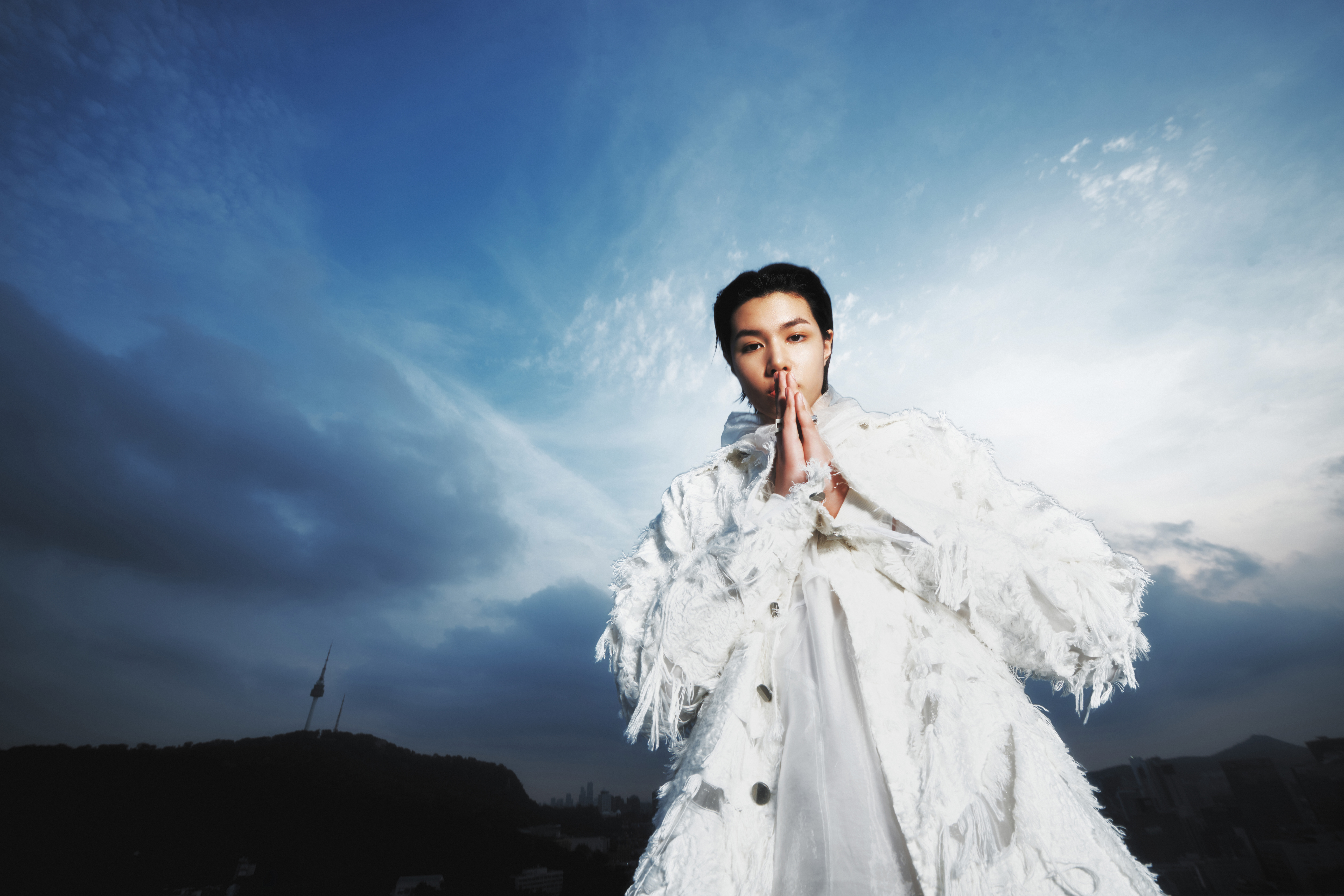 Gallery - Watch: LNGSHOT Paints A “Masterpiece” In New MV For Pre-Release Single | Soompi - image 13