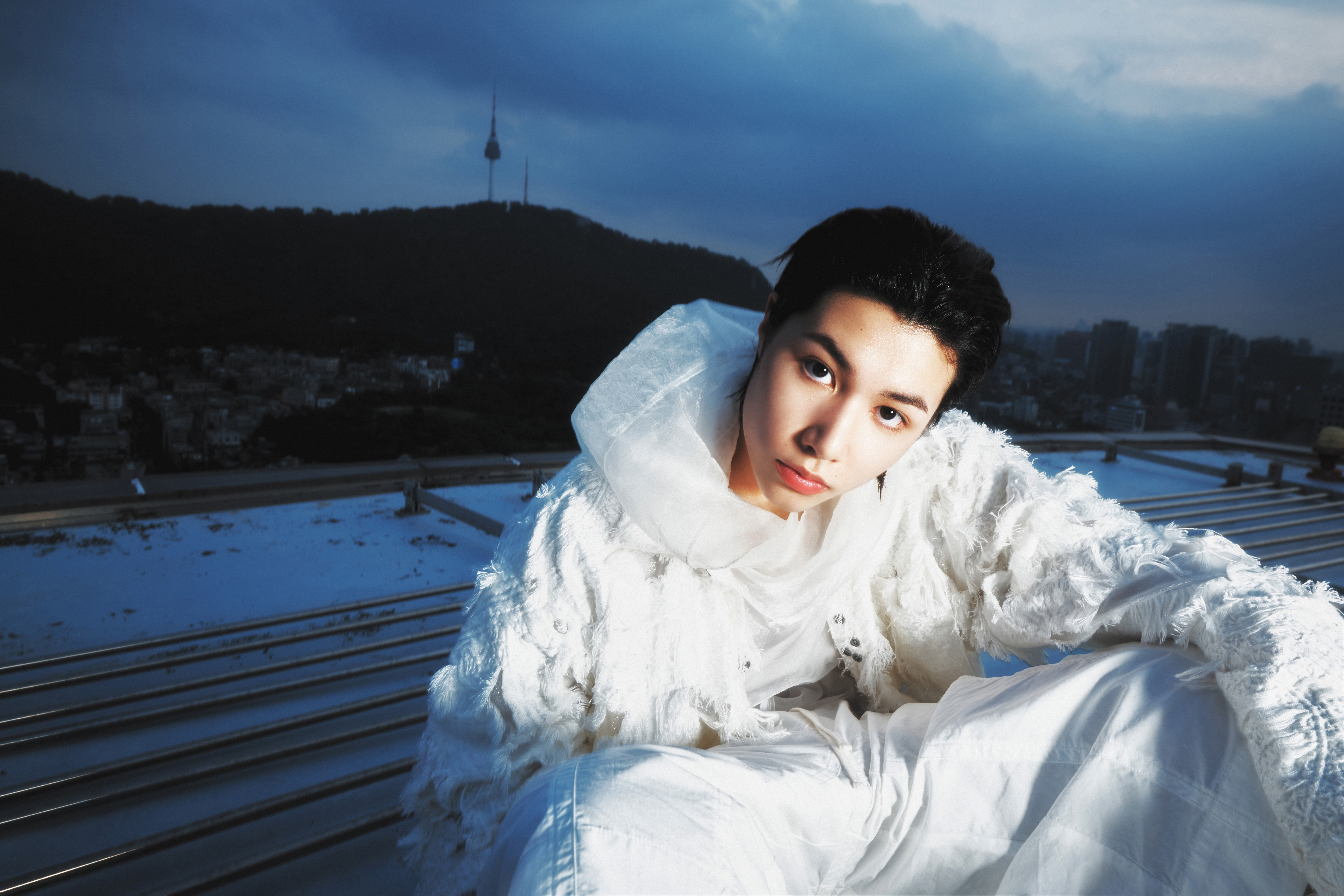 Gallery - Watch: LNGSHOT Paints A “Masterpiece” In New MV For Pre-Release Single | Soompi - image 15