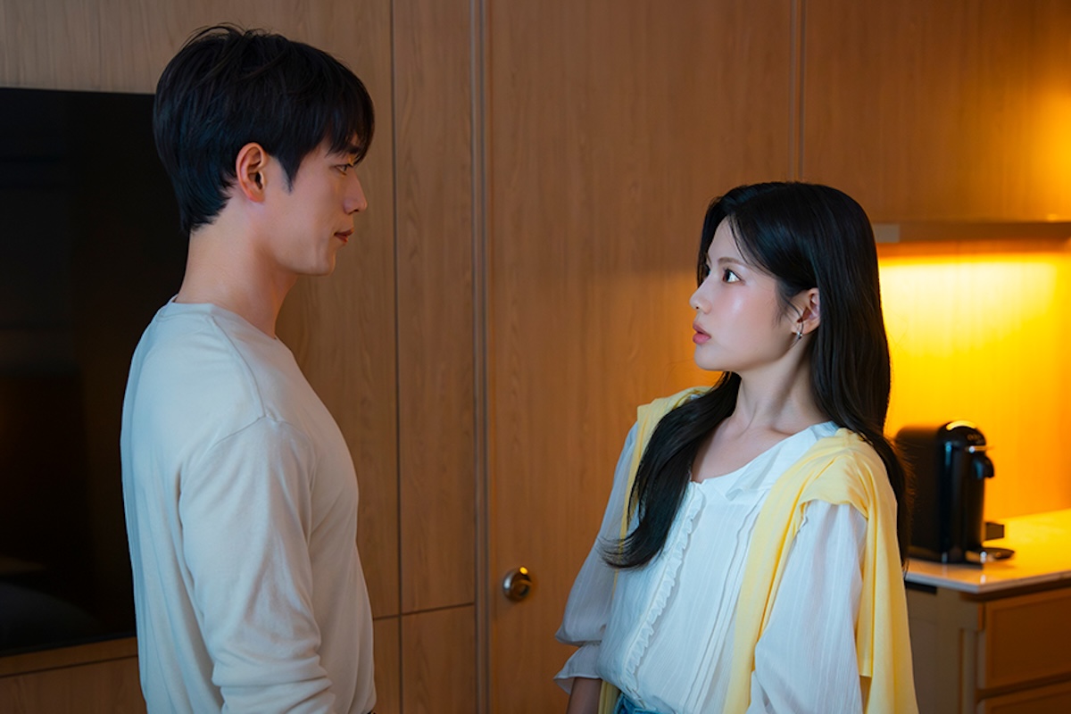 Seo Kang Jun And Jo Aram Go On Their First Date In “A Love Other Than Yours”