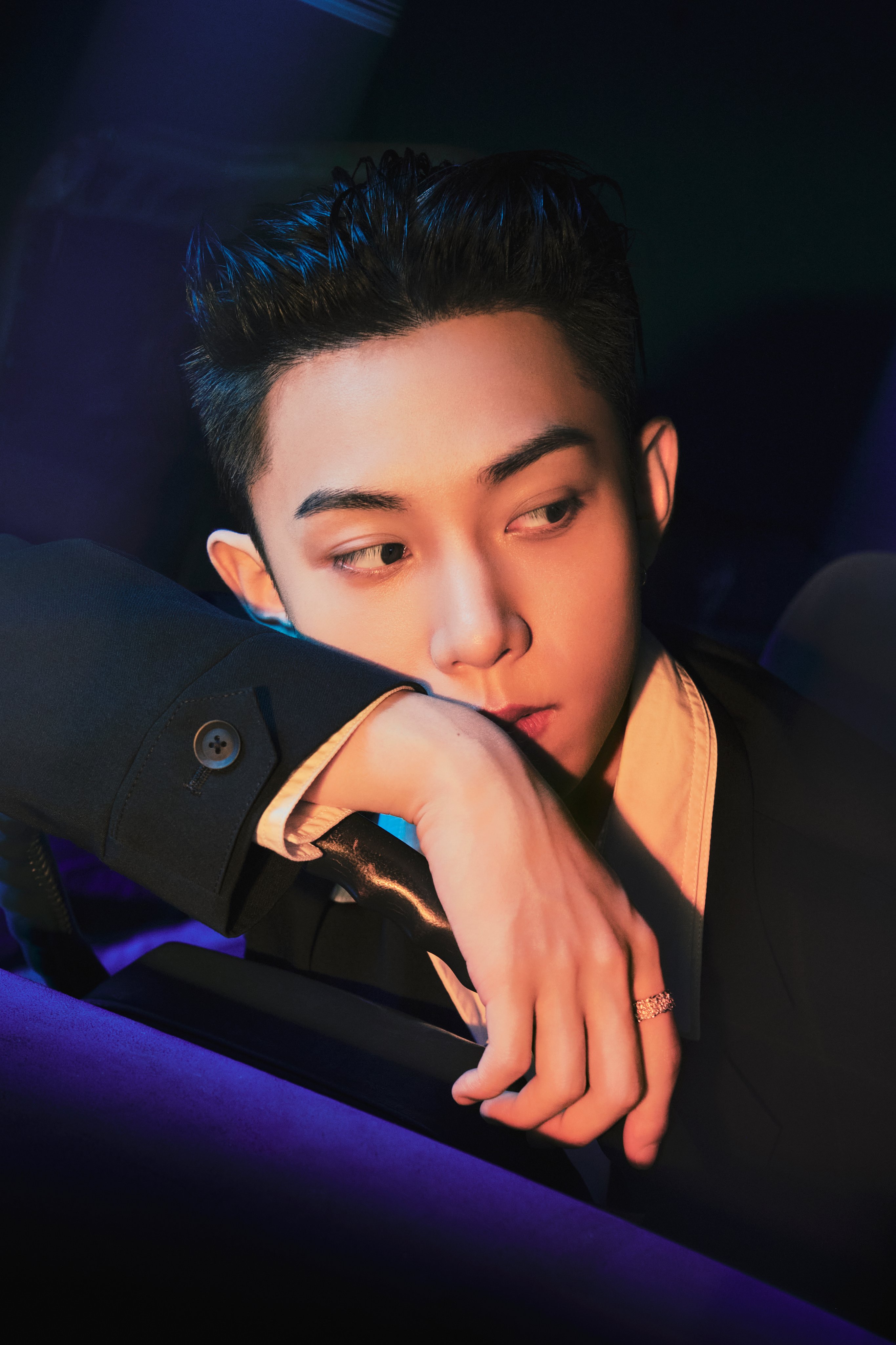 Gallery - Watch: LNGSHOT Paints A “Masterpiece” In New MV For Pre-Release Single | Soompi - image 28