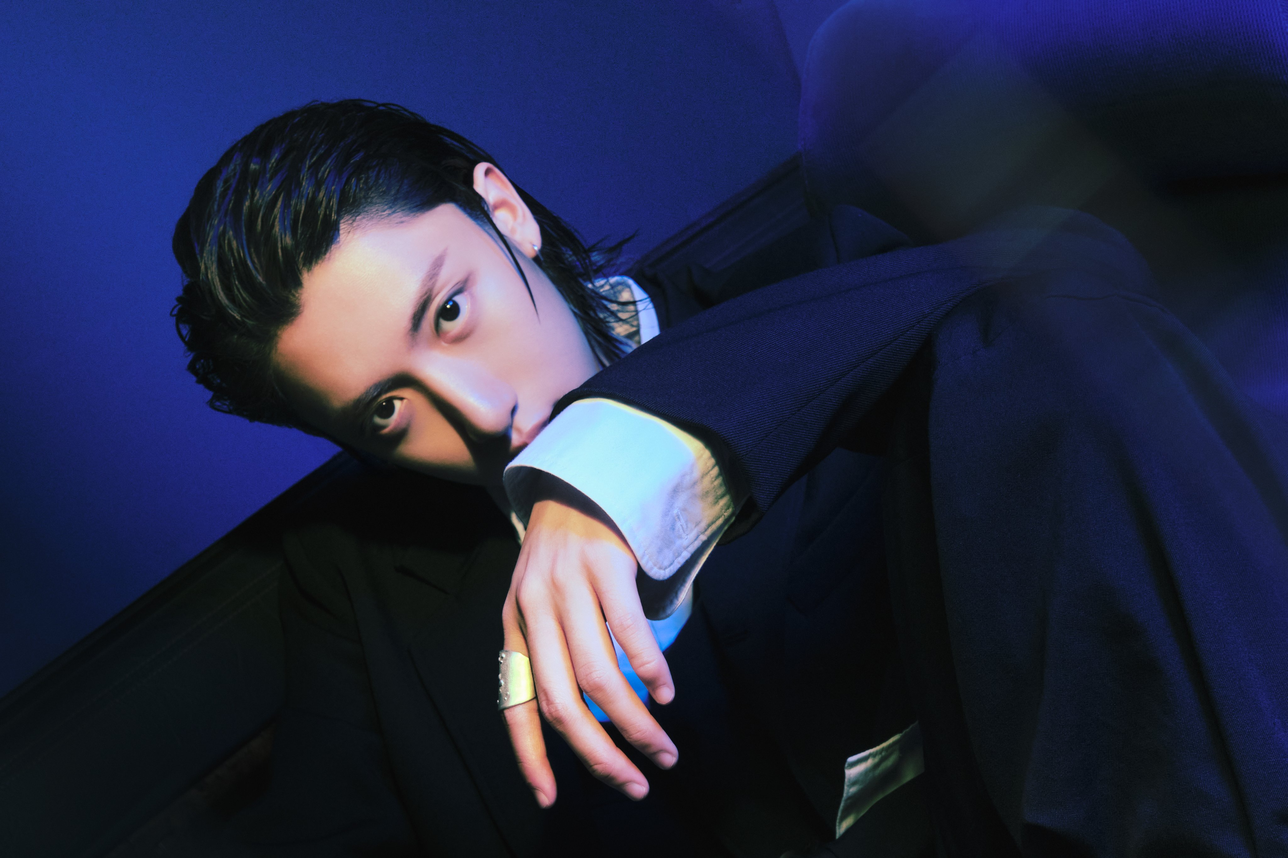 Gallery - Watch: LNGSHOT Paints A “Masterpiece” In New MV For Pre-Release Single | Soompi - image 30