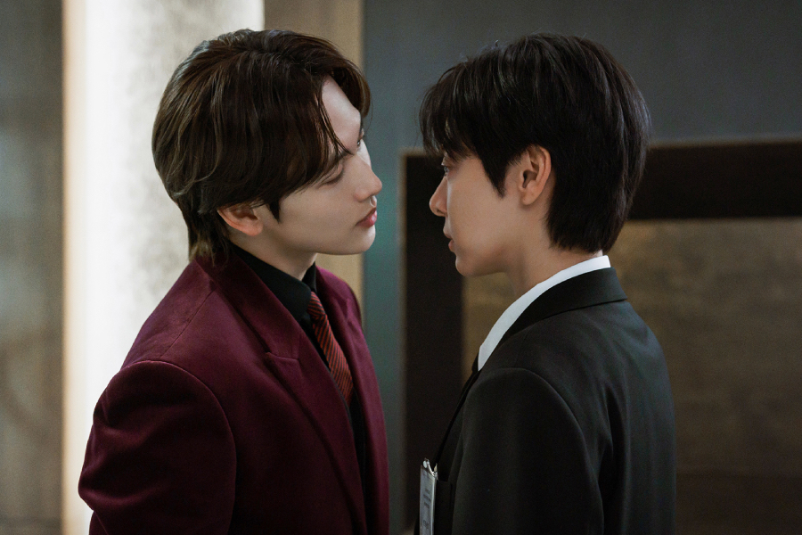 Watch: Seol In Ah Faces Yim Si Wan’s Scrutiny As She Applies To Be His Secretary In “Love In Disguise”