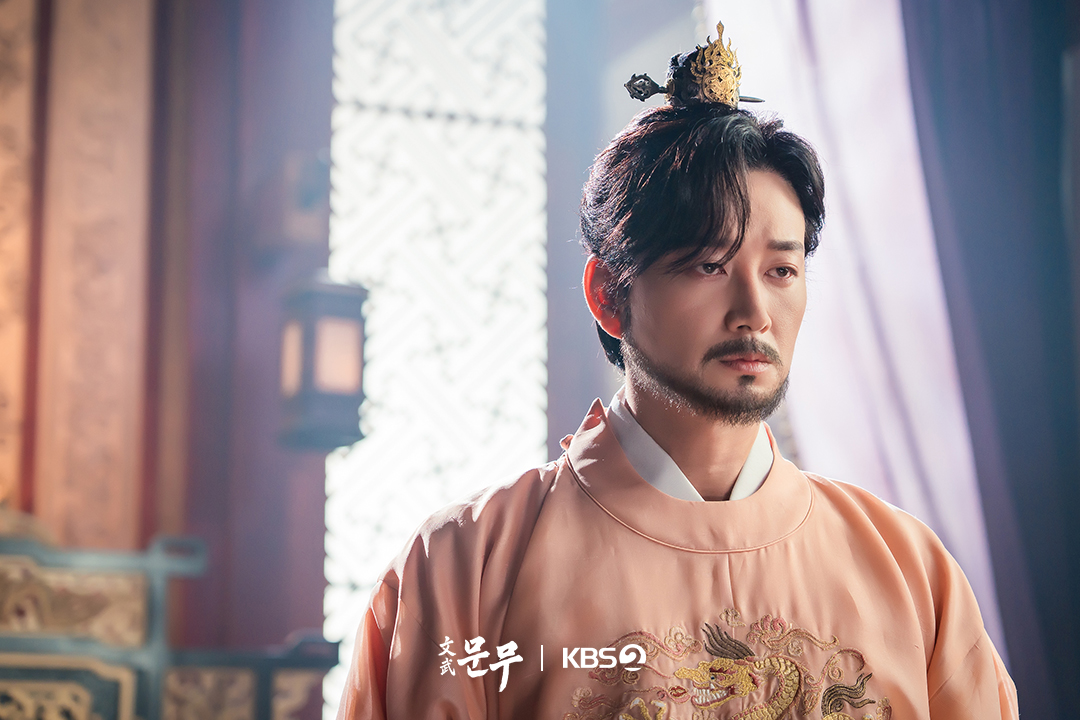 Lee Hyun Wook Dishes On His First Epic Historical Drama “Sword & Silence,” His Role As A Future King, And More