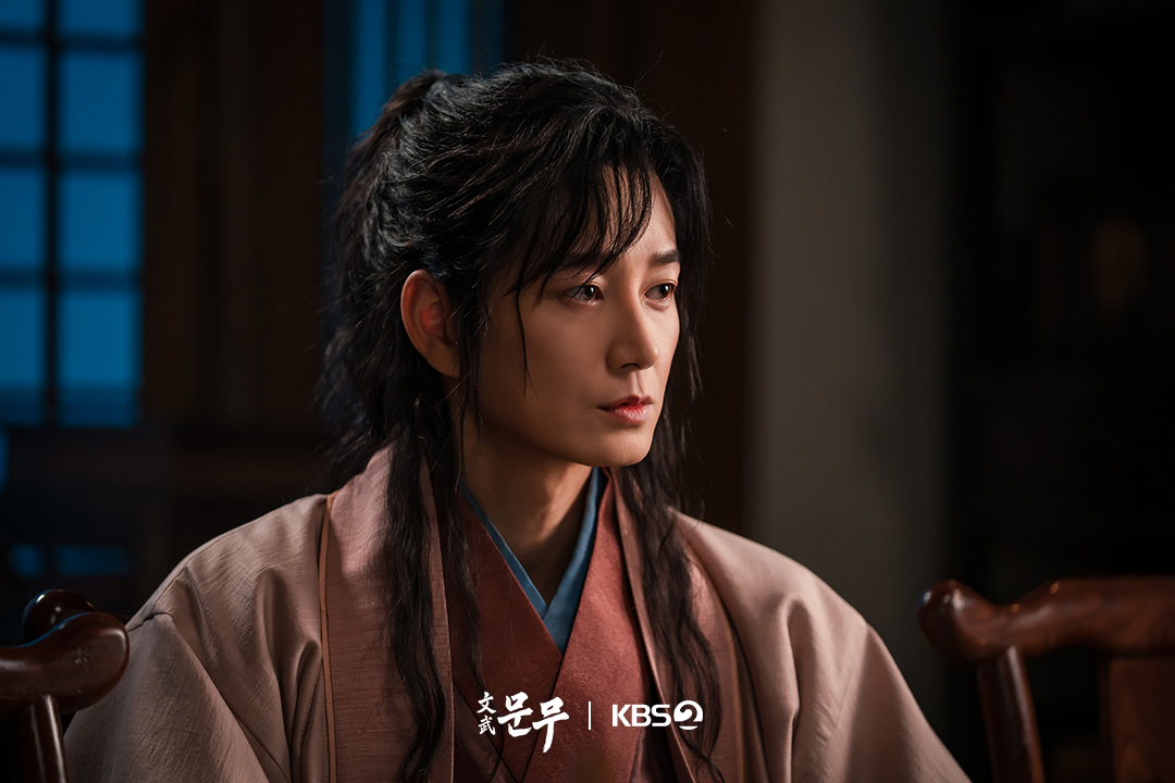 Lee Hyun Wook Dishes On His First Epic Historical Drama “Sword & Silence,” His Role As A Future King, And More